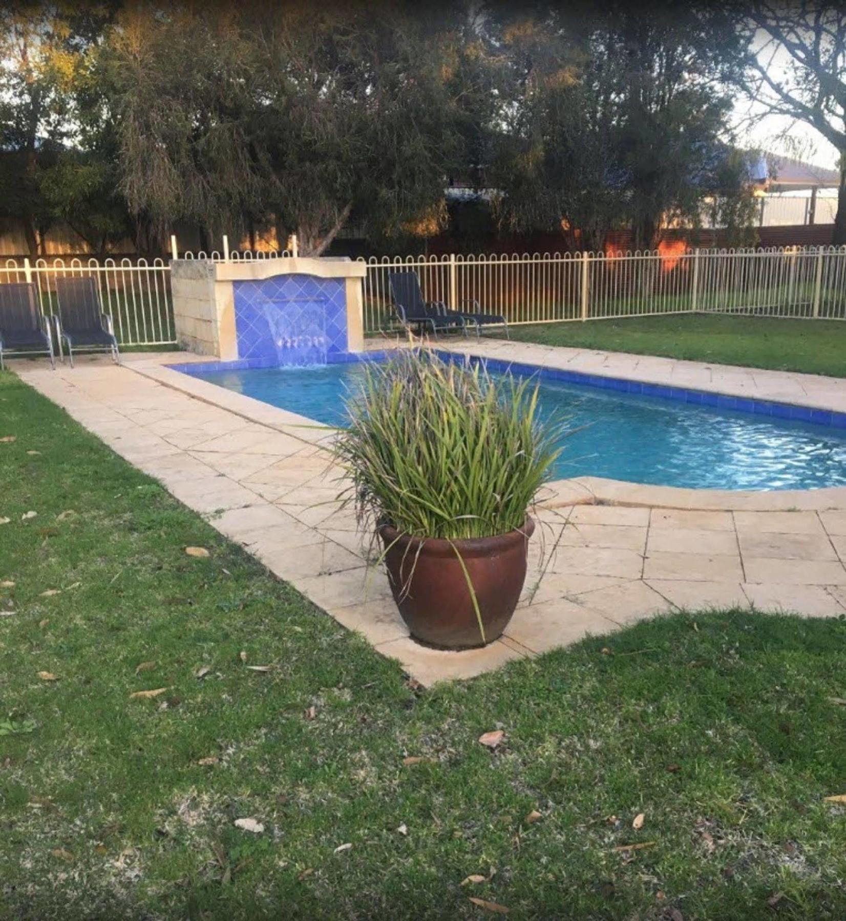 Wattle Grove Motel Perth Exterior photo