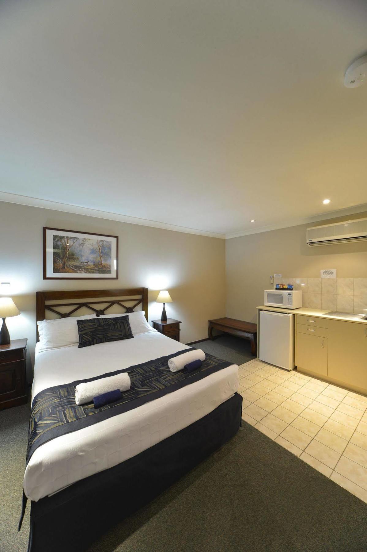 Wattle Grove Motel Perth Exterior photo